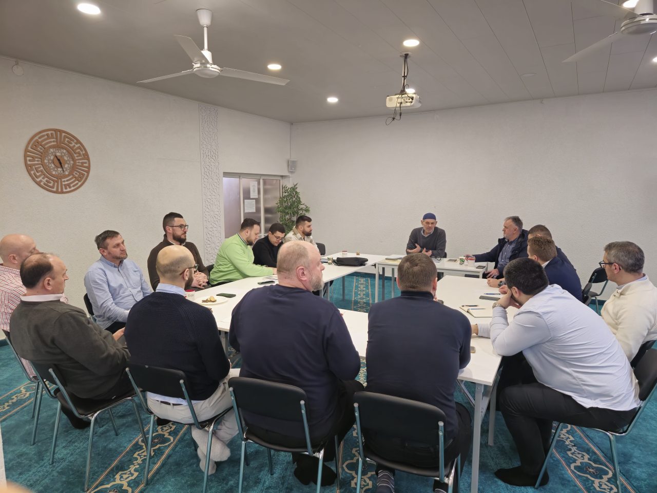 ODRŽAN PREDRAMAZANSKI SEMINAR IMAMA IZBUŠ-A